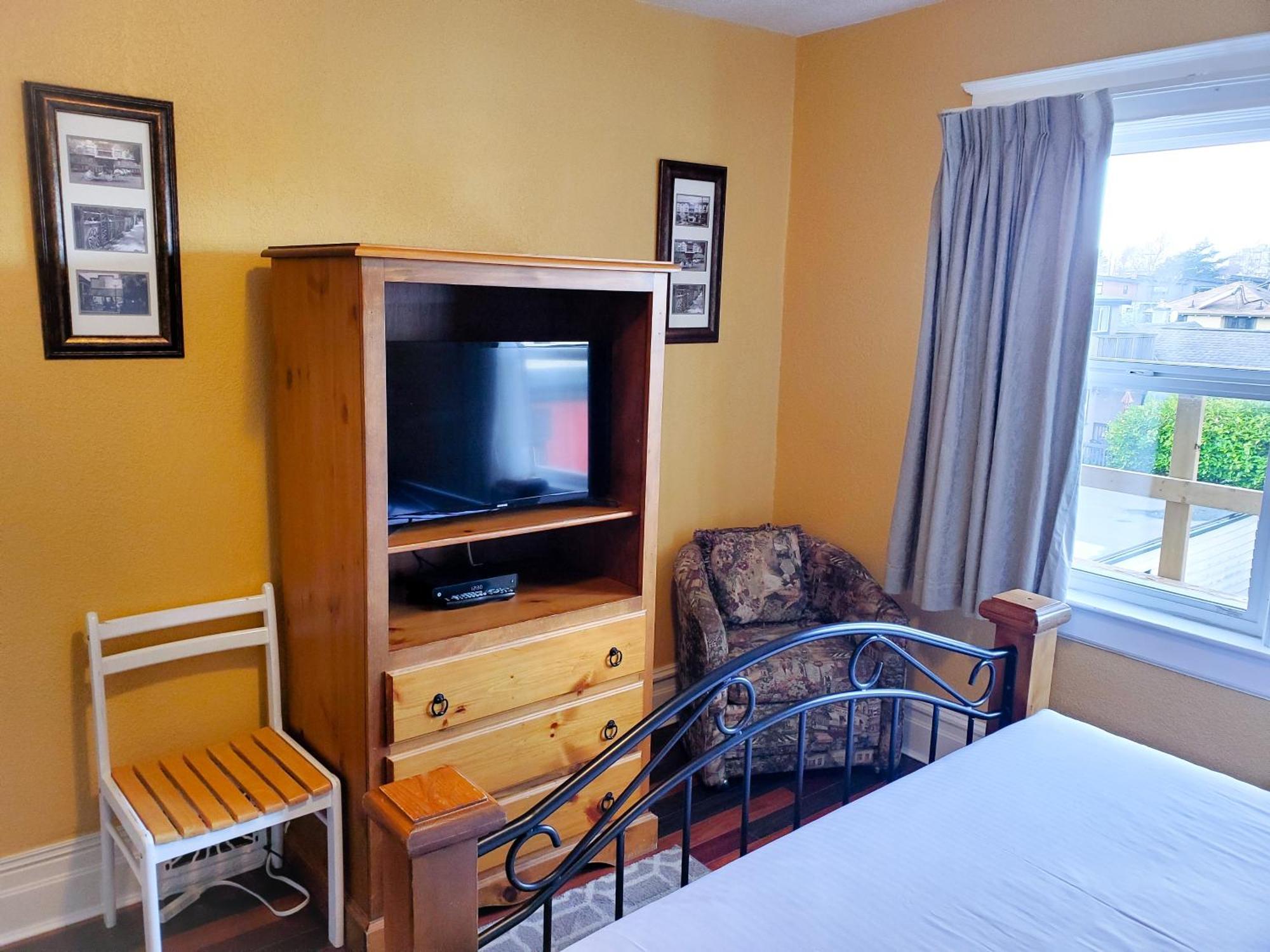ויקטוריה James Bay Inn Hotel, Suites & Cottage מראה חיצוני תמונה